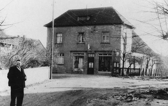 Eröffnung des Textilhauses Möhle in Löhne, dem Ort von Heinrich Möhle sen.