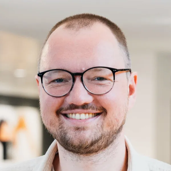 Eine / Einer unserer Mitarbeiter / innen